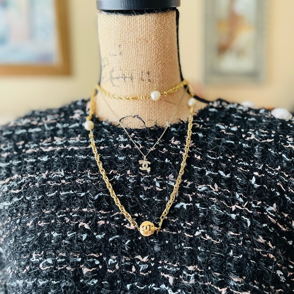 Chanel classic Gold Tone Timeless CC Crystal Pendant Necklace - Picture 15 of 15